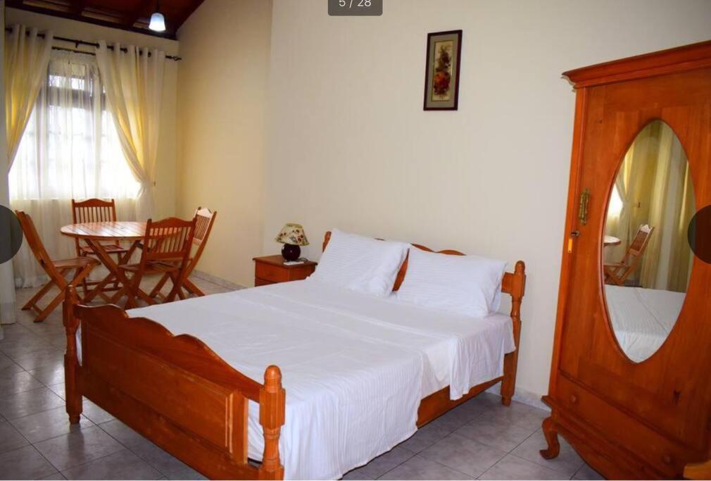 Reverie Hill Bungalow, แคนดี้ ภายนอก รูปภาพ