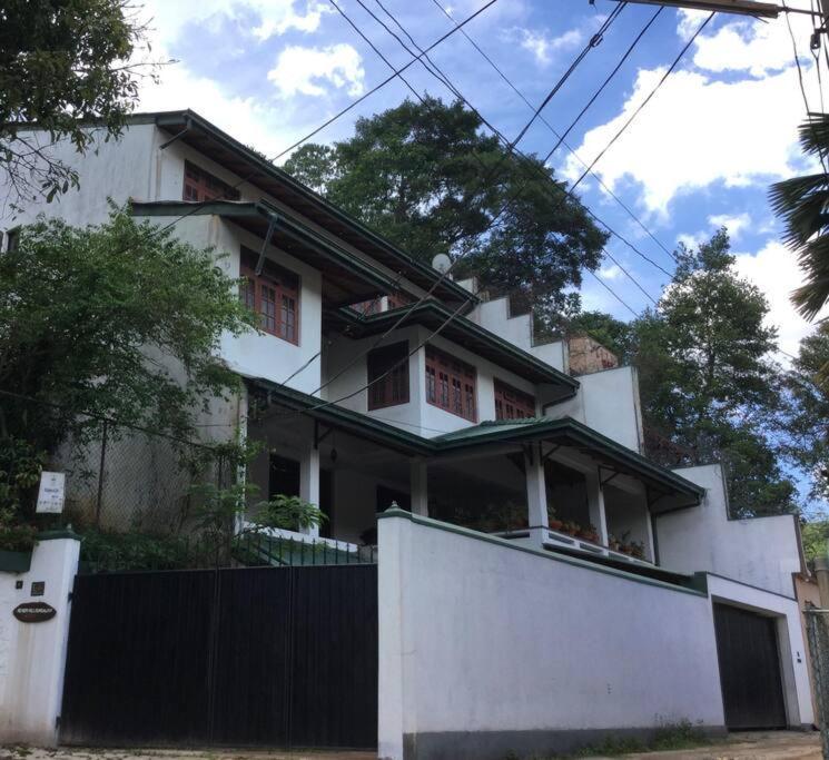 Reverie Hill Bungalow, แคนดี้ ภายนอก รูปภาพ